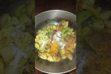desi tarike se Aalu Phool gobhi ki sabji#sorts #recipe #cooking
