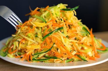 Iss diesen Salat jeden Tag und verliere 23 Kilo Bauchfett in einem Monat!