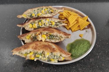 Spinach Corn Sandwich Cafe Style | High Protein Post Workout Snack | Healthy Indian Breakfast Recipe