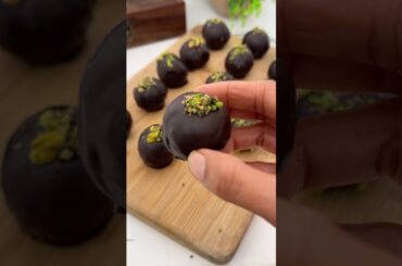Bhune hue chane ke Chocolate Truffles #shorts #chocolatetruffles #healthyrecipes #chocolate