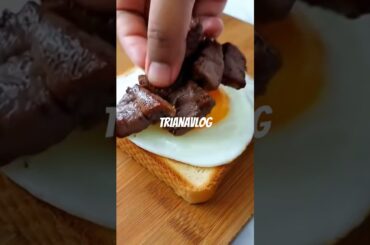 healthy breakfast bread filled with meat and eggs #breakfast #bread #healthy #shortsfeed #shorts