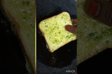 Tasty and Green Spicy bread toast #vlogs #toast #bread #egg #breadomelette #breadtoast #food #recipe