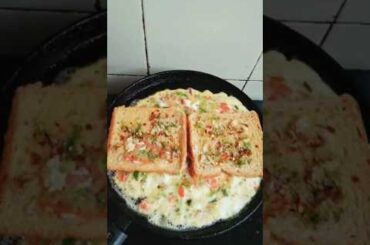 Food and flavours garlic bread omlette recipe #health breakfast#shorts #easy recipe #food#viral