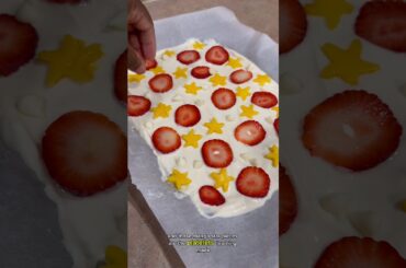 Yummy Greek yogurt bark #momlife #toddlerlearning  #healthysnacks #toddlersnacks