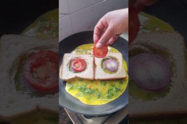 healthy breakfast bread omelette #shorts #egg