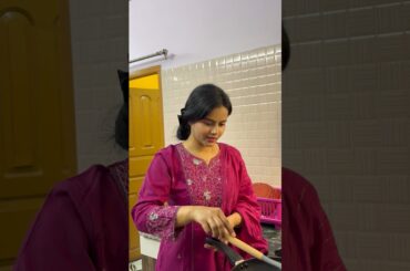 Bengali style poha recipe #foodvlog #bengalifood #cooking #minivlog #recipe #shorts #food #breakfast