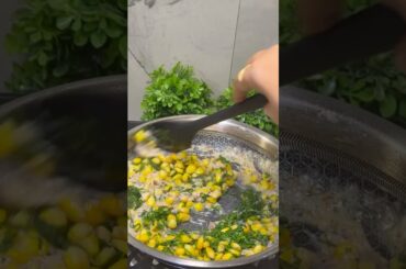 Cheesy spinach and corn sandwich #Shorts#YouTubeShorts#FoodShorts#ViralShort #snacks #healthy