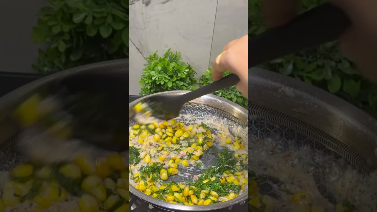 Cheesy spinach and corn sandwich #Shorts#YouTubeShorts#FoodShorts#ViralShort #snacks #healthy Cheesy spinach and corn sandwich #Shorts#YouTubeShorts#FoodShorts#ViralShort #snacks #healthy