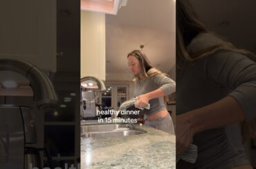 healthy peanut sauce noodles!!! Yummy dinner in under 20 mins ;) #healthydinner #simplerecipe #yum