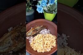 Healthy Sri Lankan Red Rice Dinner with Spicy Fish Curry & Pol Sambol #shorts