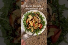 Arugula and nectarines salad recipes. Healthy salad for healthy living. #greensalad #saladdays
