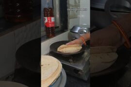 #roti #chapati #ytshorts #indianfood #healthy #foodie #cooking #recipe #information #flatbread #food