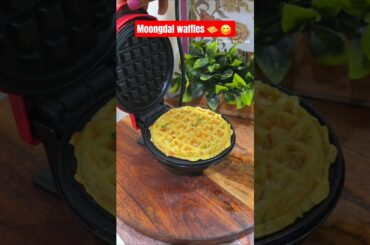Healthy Moong Dal Waffles for Kids | Fancy Tiffin Idea #Shorts #KidsTiffin #foodiesbyneha #waffle