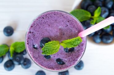 EASY &  SIMPLE BLUEBERRY BREAKFAST SMOOTHIE RECIPE  HEALTHY RECIPE, REFRESHING SMOOTHIE Chef Ricardo