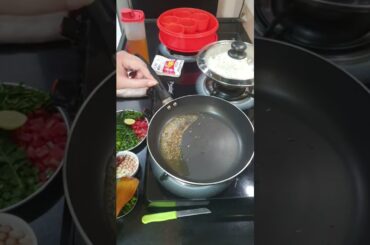 White Poha Recipe , Healthy #komalgujarslifestyle #trending #viral #shorts #ytshorts #weightloss #yt