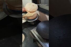 Roti Fulane Ka Sehi Tarika #roti #ytshorts #chapati #healthy #indianfood #cooking #recipe #flatbread