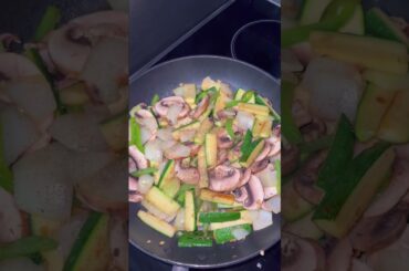 Healthy dinner recipe 4 weight loss #dinner#healthysalad #mushroom#zucchini #food#viral #canadalife