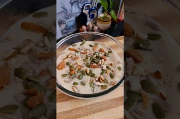 Healthy Oats Breakfast in 1 Minute#ytshorts #oatsbowl