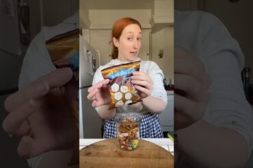 making my toddlers snack bowl #toddlersnacks #snackbowl #healthysnacks #toddlermom