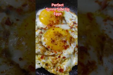 Sunny Side Up Eggs #shorts #short #viral #trending #food#shortsfeed #healthy #recipe #thetastybites
