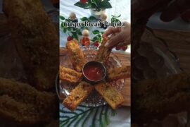Quick crispy bread pakoda recipe #shorts #bread #potato #pakoda