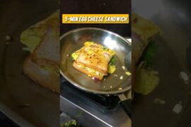 5-Min Egg Cheese Sandwich | Healthy Breakfast #shorts #eggsandwich #healthybreakfast #5minuterecipe