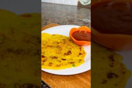 Besan Ka Chilla Recipe | 5 Minute Healthy Breakfast #shorts #besan #ytshorts