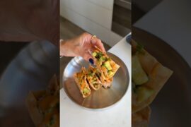 Sashimi wonton tacos #healthyrecipes #shorts #tacos #easyrecipe #foodshorts