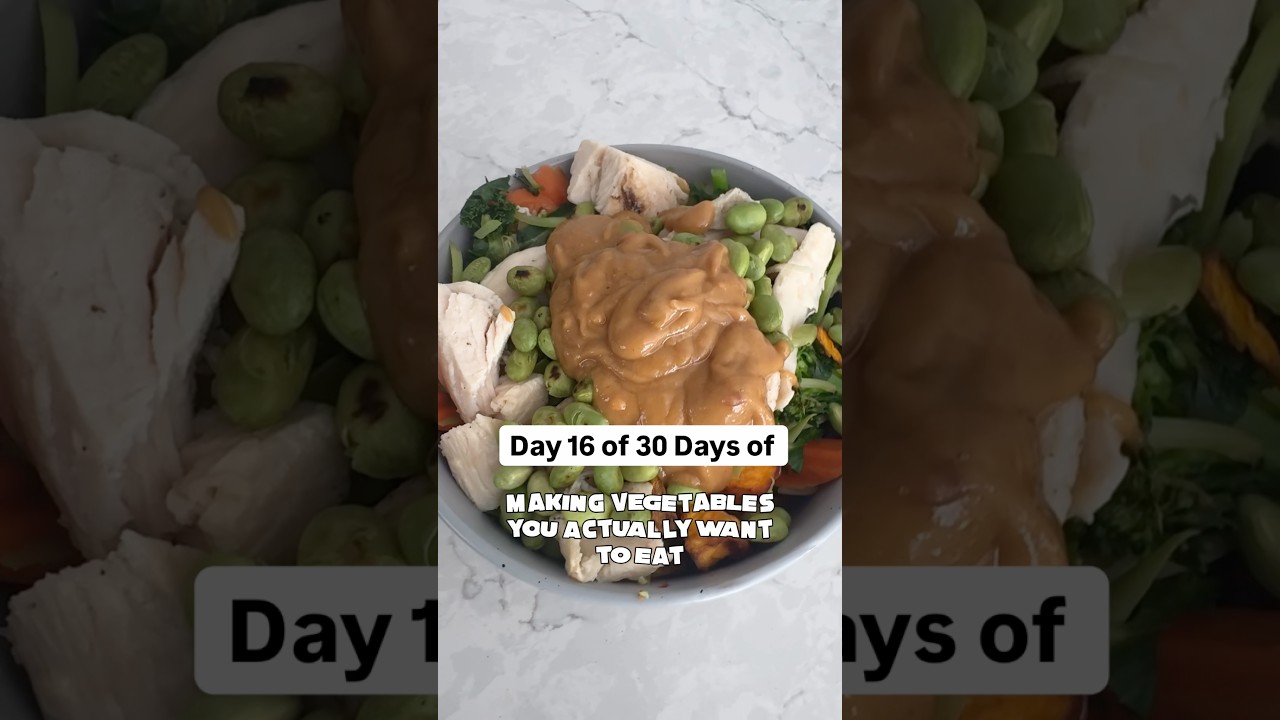 16/30: Chicken + Veggie Bowl with Peanut Sauce Meal Prep #eatmorevegetables 16/30: Chicken + Veggie Bowl with Peanut Sauce Meal Prep #eatmorevegetables