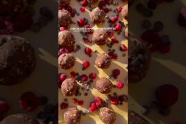 Chocolate Raspberry Protein Bites #healthyrecipes
