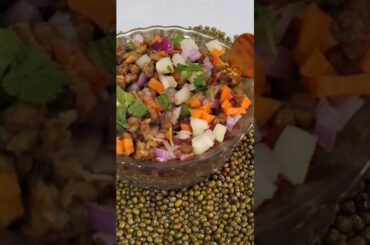 Green moong dal chaat #moongdal #chaat #snacks #food #recipe #youtubeshorts #shortsfeed #viral #fyp