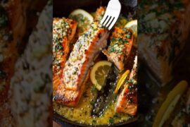 Why Everyone is Obsessed with Garlic Butter Lemon Salmon! Discover the Recipe Now!  #food #pasta