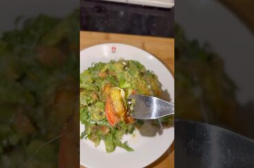 Healthy Tiger Prawn & Avocado Salad | High-Protein Clean Eating Recipe for Moms #cleaneating #shorts