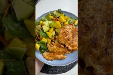 Pechuga de Pollo Con Aguacate y Mango | Receta de Ensaladas Saludables