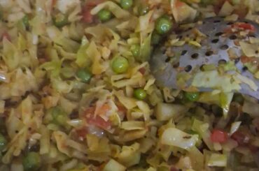 10 Minute Pattagobhi Matar | Healthy Lunch Recipe