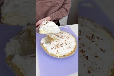 This pie changed my life! #recipe  #easyrecipe #dessert #pineapple #pie