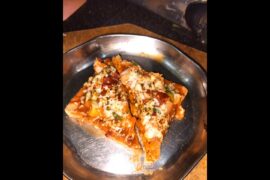 healthy and testy brown bread pizza#viral #food #recipe#@sangeetahomekichen