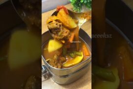 Lunch Recipe: Rice n Chicken veg kulambu | egg n fruit #shortsfeed #lunchideas #lunchbox