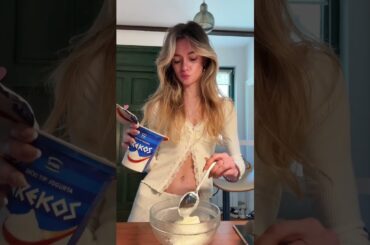 My fav chia jelly granola bowl #healthyrecipes