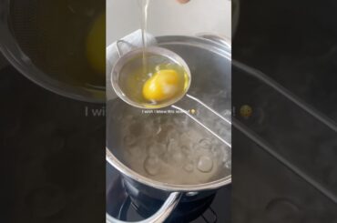 How to Poach Eggs the Easy Way (Perfect Every Time)