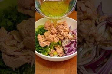 The Best 5-Minute Tuna Avocado Salad #TunaSalad #HealthyEating #KetoRecipes