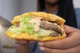 High Protein Burger Recipe | Homemade Protein Buns + Low Calorie Sauce