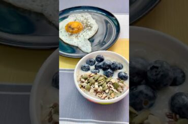 Breakfast ideas ,porridge oats with seeds and berries.#healthybreakfast #breakfastideas