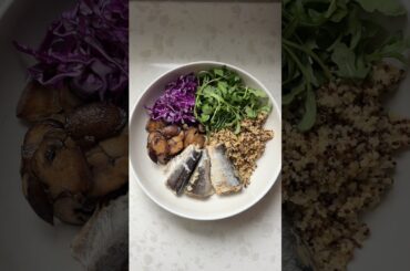 Sardine Quinoa Bowl #easyrecipes #sardines #saladrecipes #realfood #healthylunchideas #wholefoods