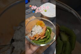 Healthy Breakfast ideas #funnyaudio #kiwi #peach #oats #oatsrecipe #oatsrecipeforweightloss