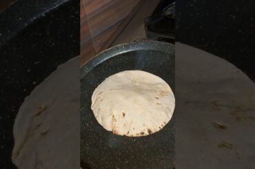 Roti fulane ka sahi tarika #roti #ytshorts#flatbread #chapati #information #healthy#phulka