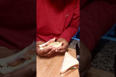 The Easiest Sandwich Eva! #iftarrecipe #vegetarian #sandwich #maakakhana #youtubeshorts #viral #easy
