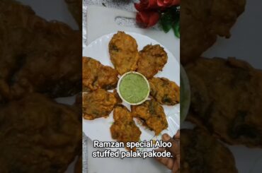 Ramzan Special Aloo Stuffed Palak Ke Pakode || Palak Ke Pakode || Aloo Palak ke Pakode || recipe