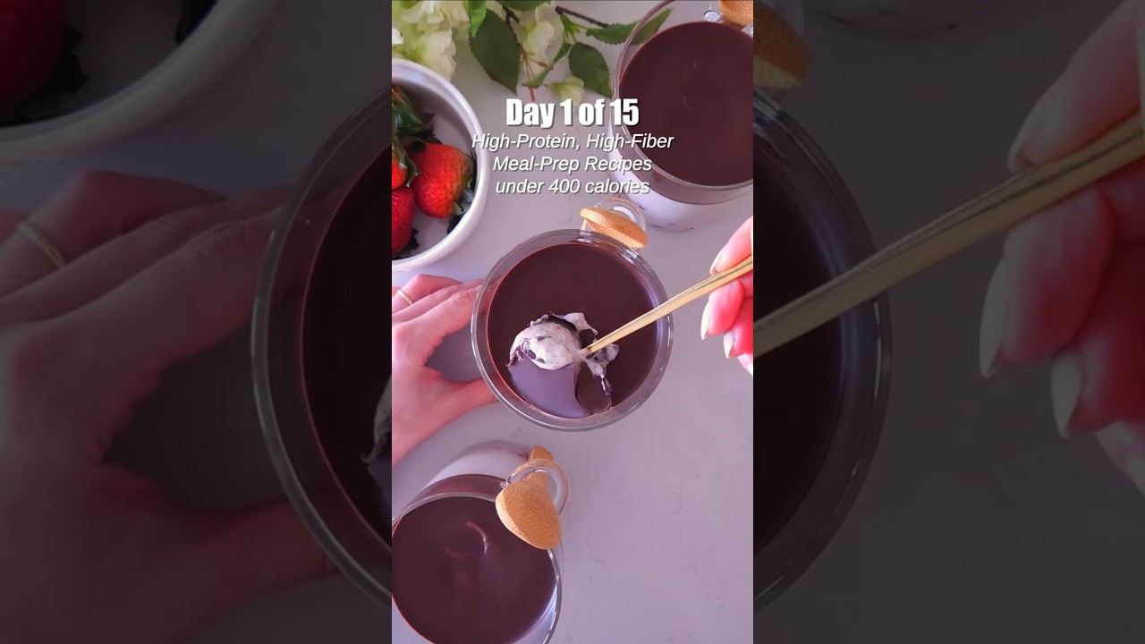 Blended Strawberry Overnight Oats Recipe | High Protein, High Fiber Breakfast Blended Strawberry Overnight Oats Recipe | High Protein, High Fiber Breakfast