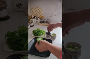 lettuce bites #youtubeshorts #viralshorts #salad #food #trending #healthy #shortfeed #recipe #yt